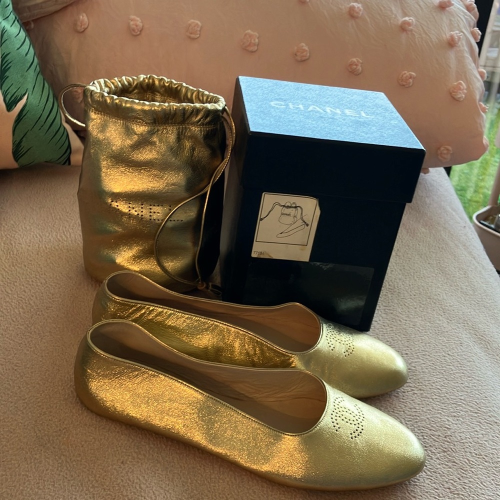 This price is the lowest i can go on these CHANEL gold ballet shoes, bag w/box - Picture 11 of 11